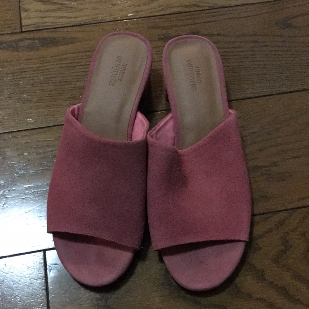 URBAN OUTFITTERS rose colored mules.